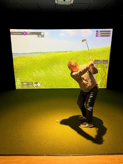 Chip + Birdie’s - Indoor Virtual Golf Club