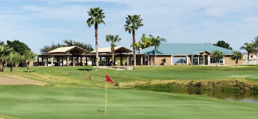 Los Lagos Golf Course & Putter's Grill