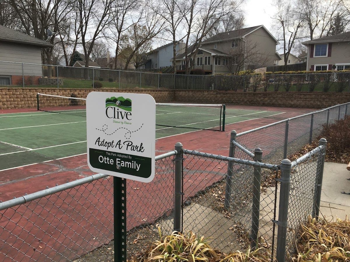 Walnut Ridge Park (Tennis Court)