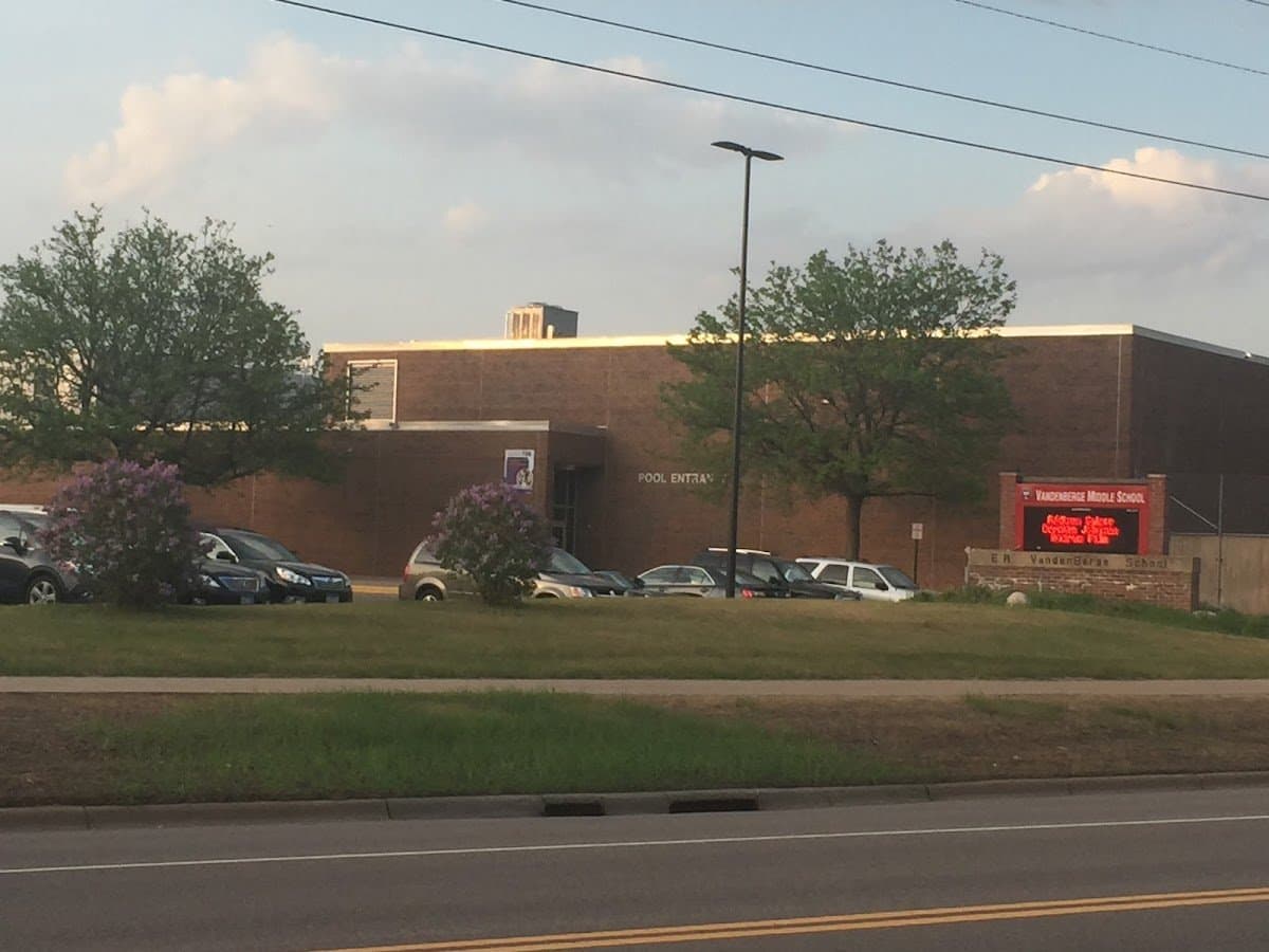 VandenBerge Middle School (Tennis Court)