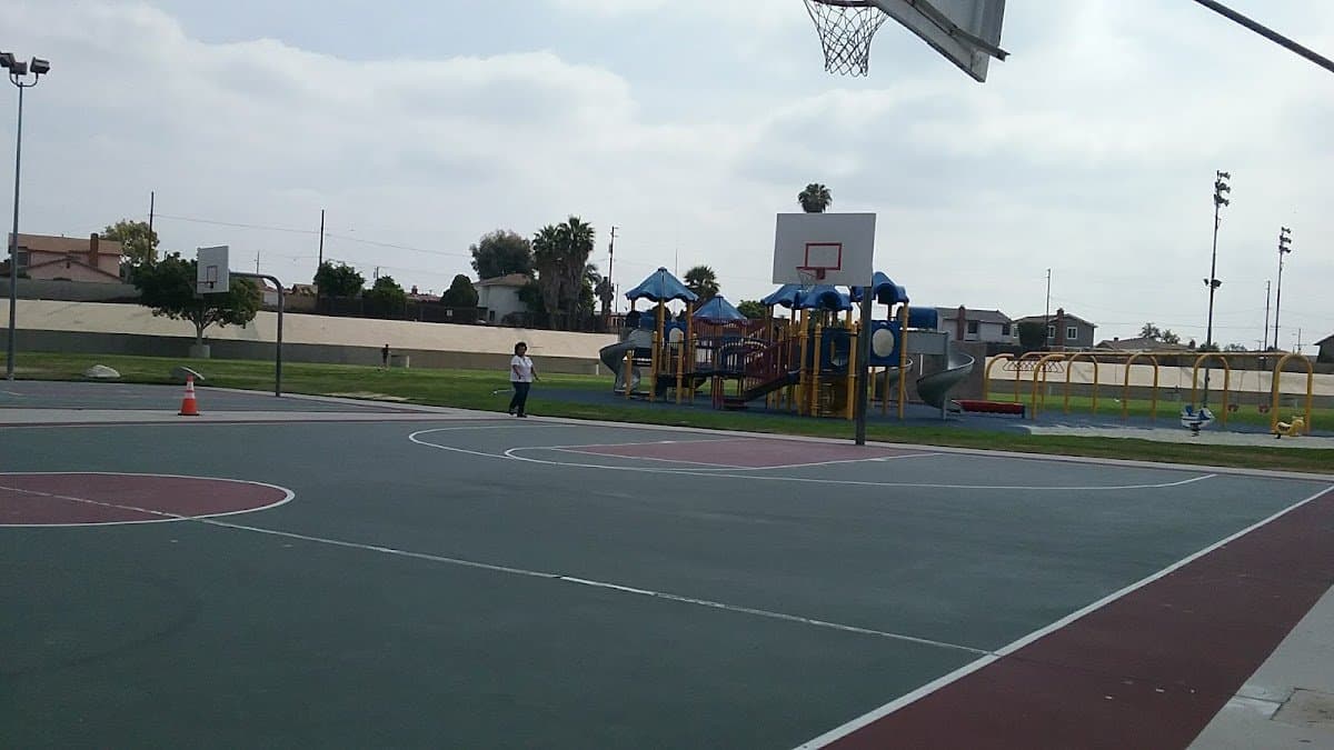 Del Amo Park